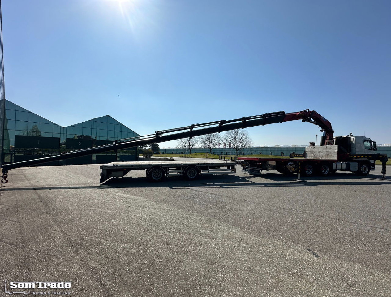 Volvo FMX 540 8X4 HMF 6020 K8 Kraan 231.000 KM + 2023 Sterk Trailer Super Condit - Kamion sa dizalicom: slika 4 Volvo FMX 540 8X4 HMF 6020 K8 Kraan 231.000 KM + 2023 Sterk Trailer Super Condit - Kamion sa dizalicom: slika 4