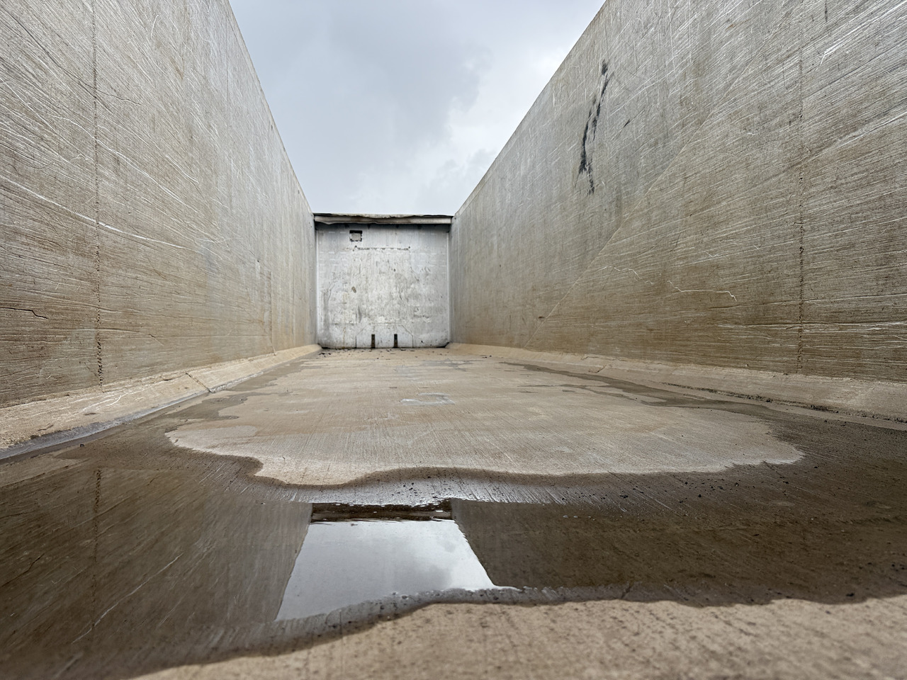 STAS 67m3 ADR classes EX II. FL. OX. AT - Poluprikolica istovarivača: slika 4 STAS 67m3 ADR classes EX II. FL. OX. AT - Poluprikolica istovarivača: slika 4