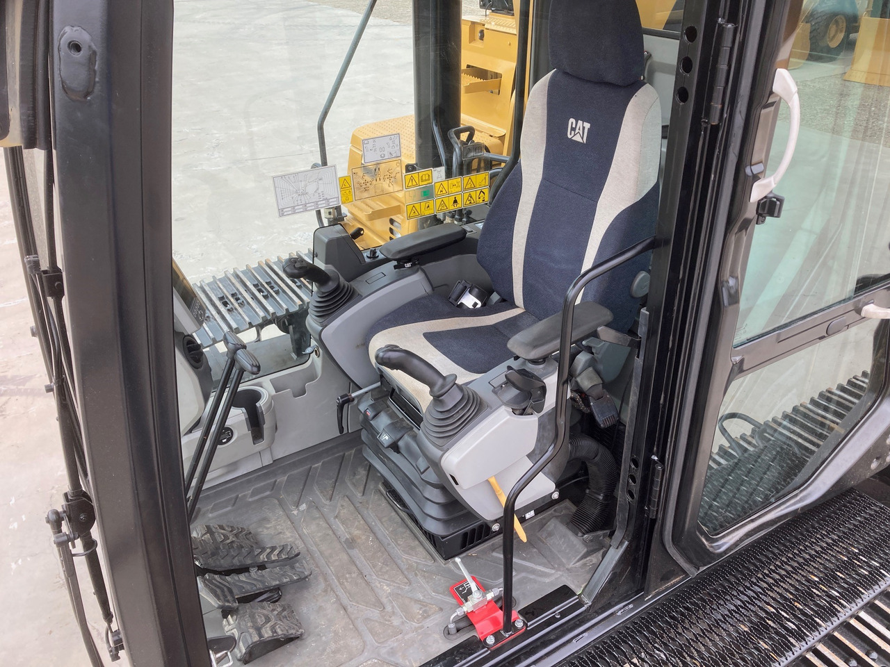 Bager za obradu otpada/ Industrije CATERPILLAR 352F Material Handler: slika 15 Bager za obradu otpada/ Industrije CATERPILLAR 352F Material Handler: slika 15