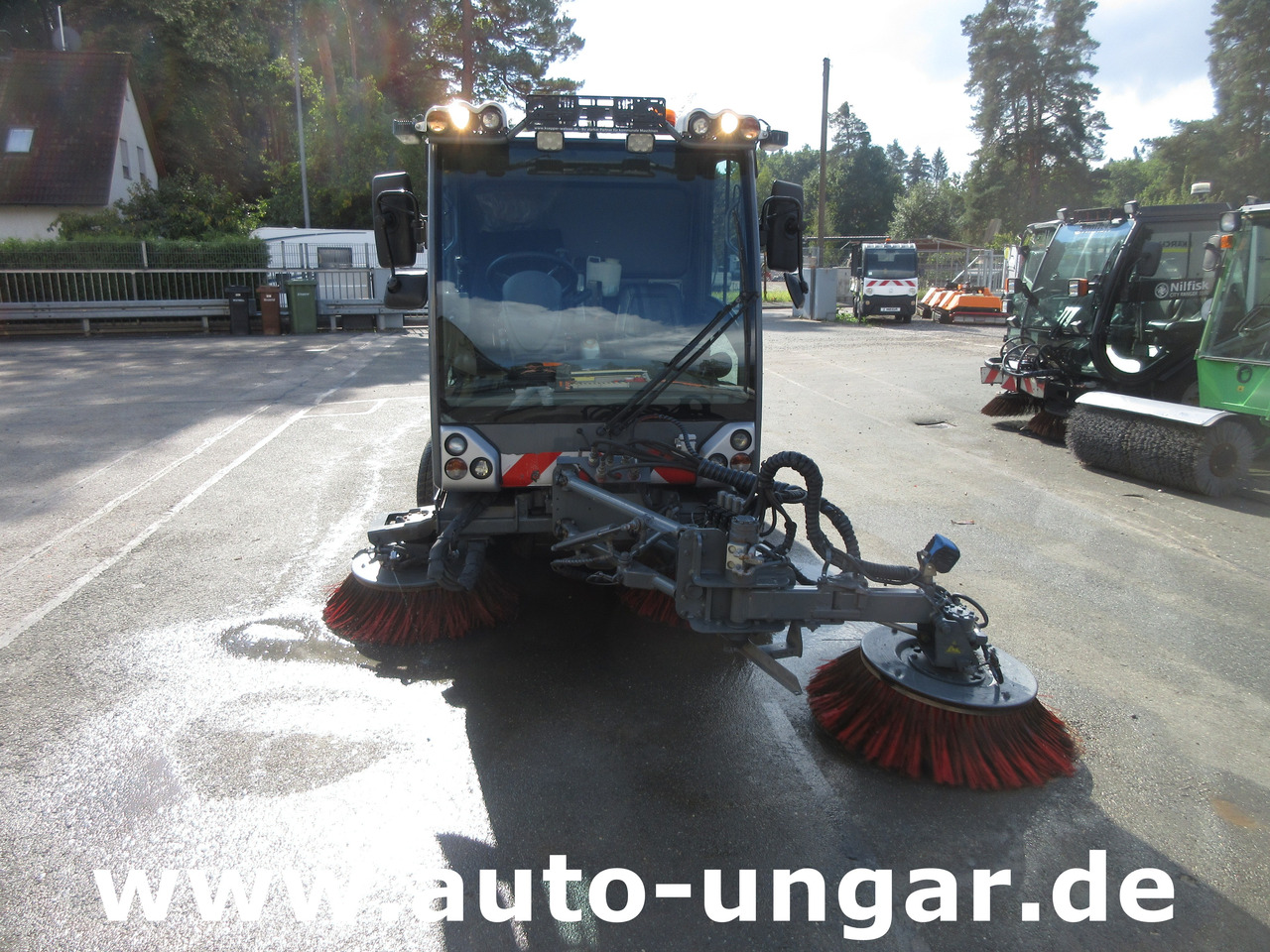 Boschung S3 Kehrmaschine urban sweeper Wildkrautbesen Allradlenkung - Autočistilica: slika 4 Boschung S3 Kehrmaschine urban sweeper Wildkrautbesen Allradlenkung - Autočistilica: slika 4