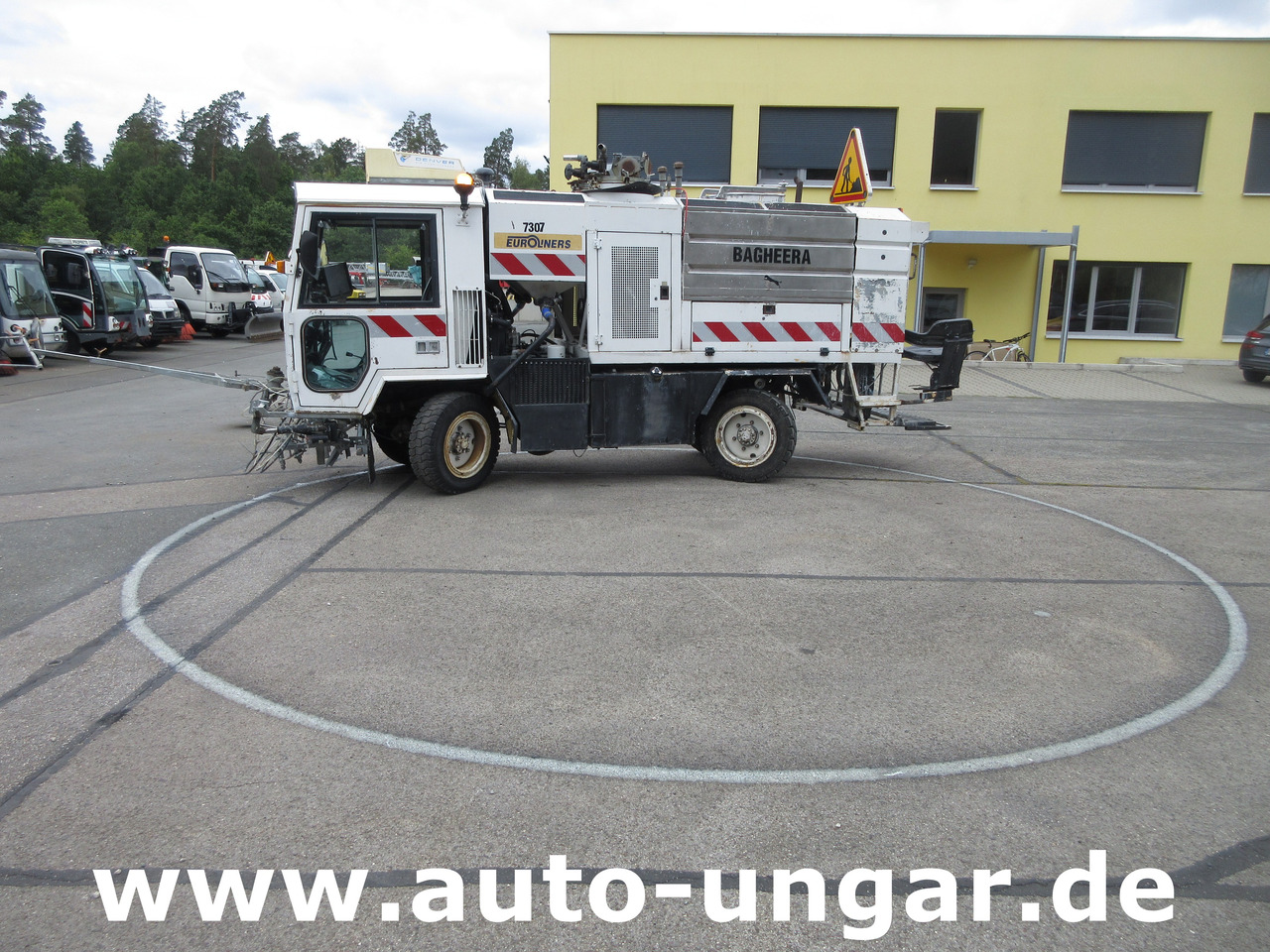 Euroliners Trassar Bagheera Markiermaschine Roadmarking Straßenmarkierung - Mašina za asfalt: slika 1 Euroliners Trassar Bagheera Markiermaschine Roadmarking Straßenmarkierung - Mašina za asfalt: slika 1