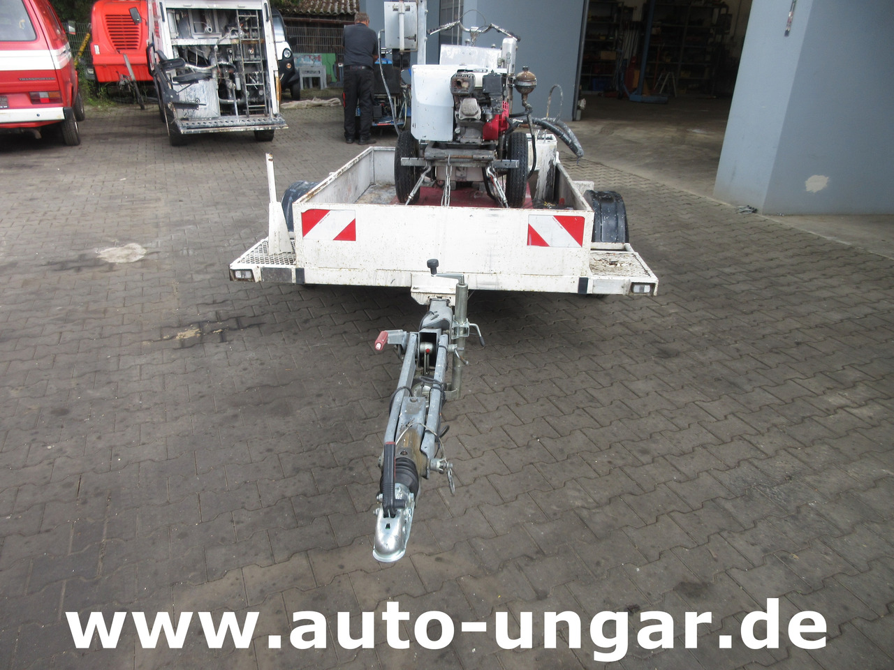 Graco Zebra 5 Airless Traceuse Markiermaschine Roadmarking Machine mit Trailer Hofmann - Mašina za asfalt: slika 2 Graco Zebra 5 Airless Traceuse Markiermaschine Roadmarking Machine mit Trailer Hofmann - Mašina za asfalt: slika 2