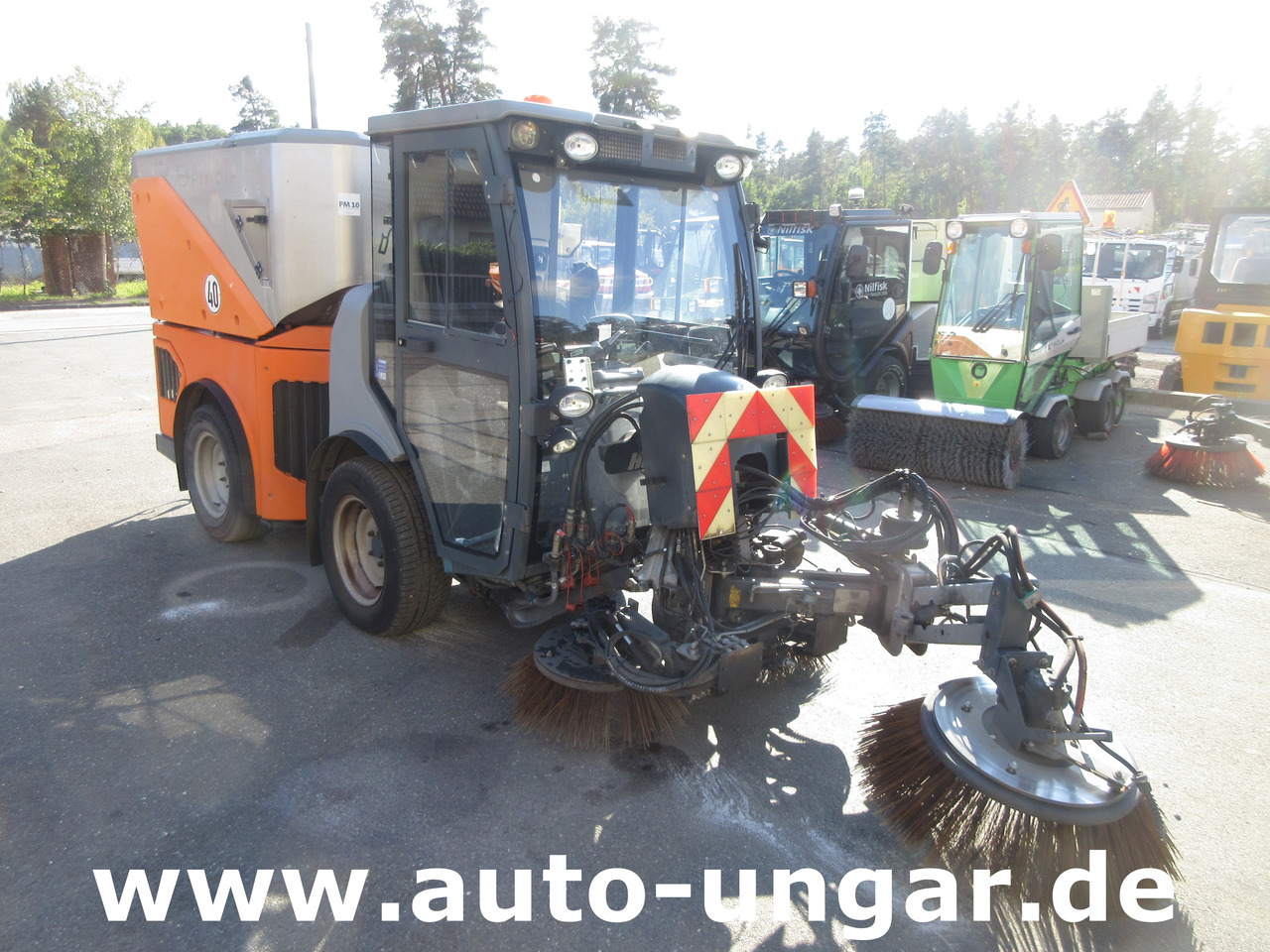 Hako CM 1600 Kehrmaschine 4x4 Baujahr 2018 3 Besen MOTORSCHADEN - Autočistilica: slika 1 Hako CM 1600 Kehrmaschine 4x4 Baujahr 2018 3 Besen MOTORSCHADEN - Autočistilica: slika 1