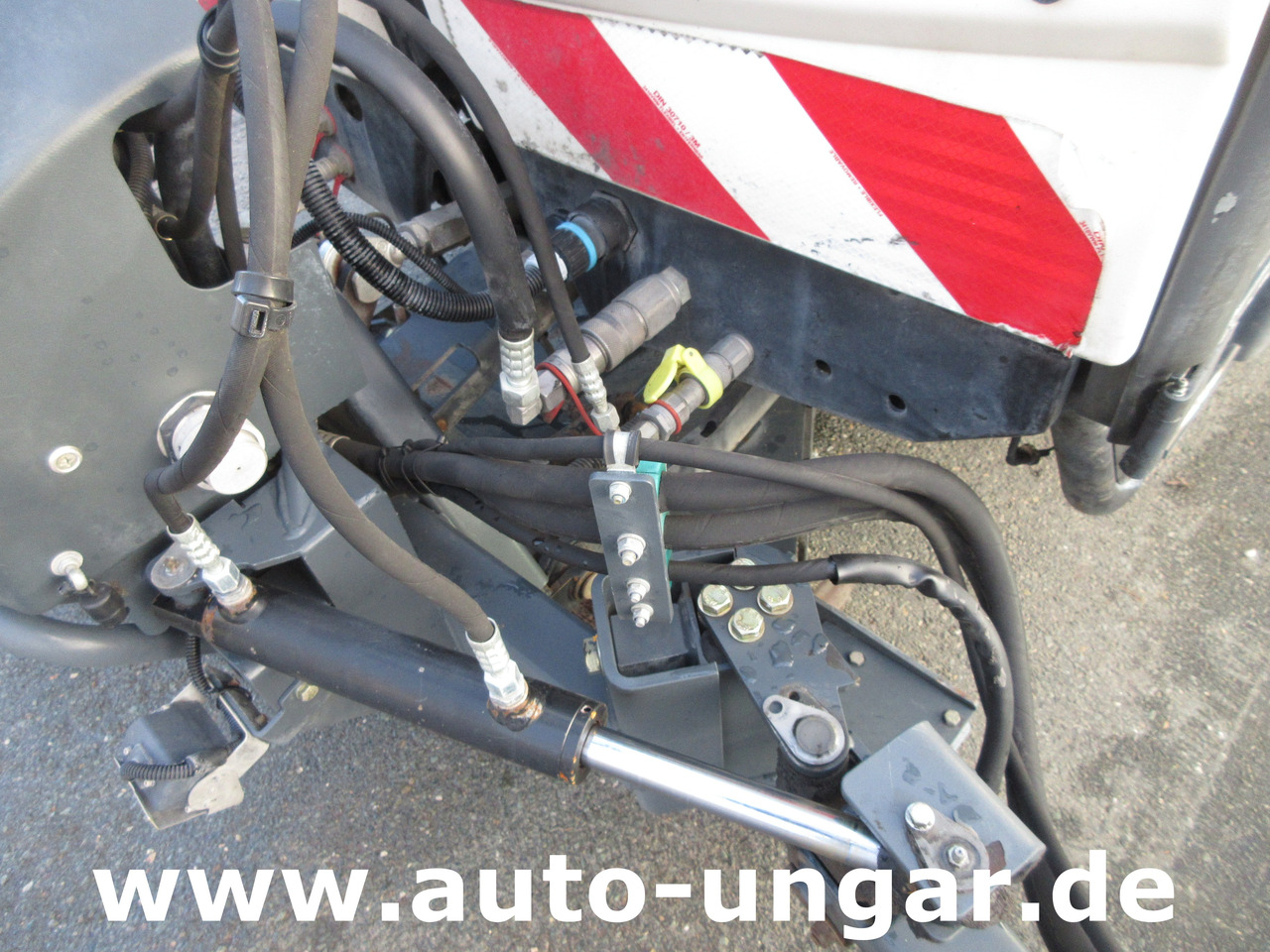 Hako CityMaster CM2000 2 Besen Baujahr 2015 Kehrmaschine 4-Rad-Lenkung - Autočistilica: slika 5 Hako CityMaster CM2000 2 Besen Baujahr 2015 Kehrmaschine 4-Rad-Lenkung - Autočistilica: slika 5