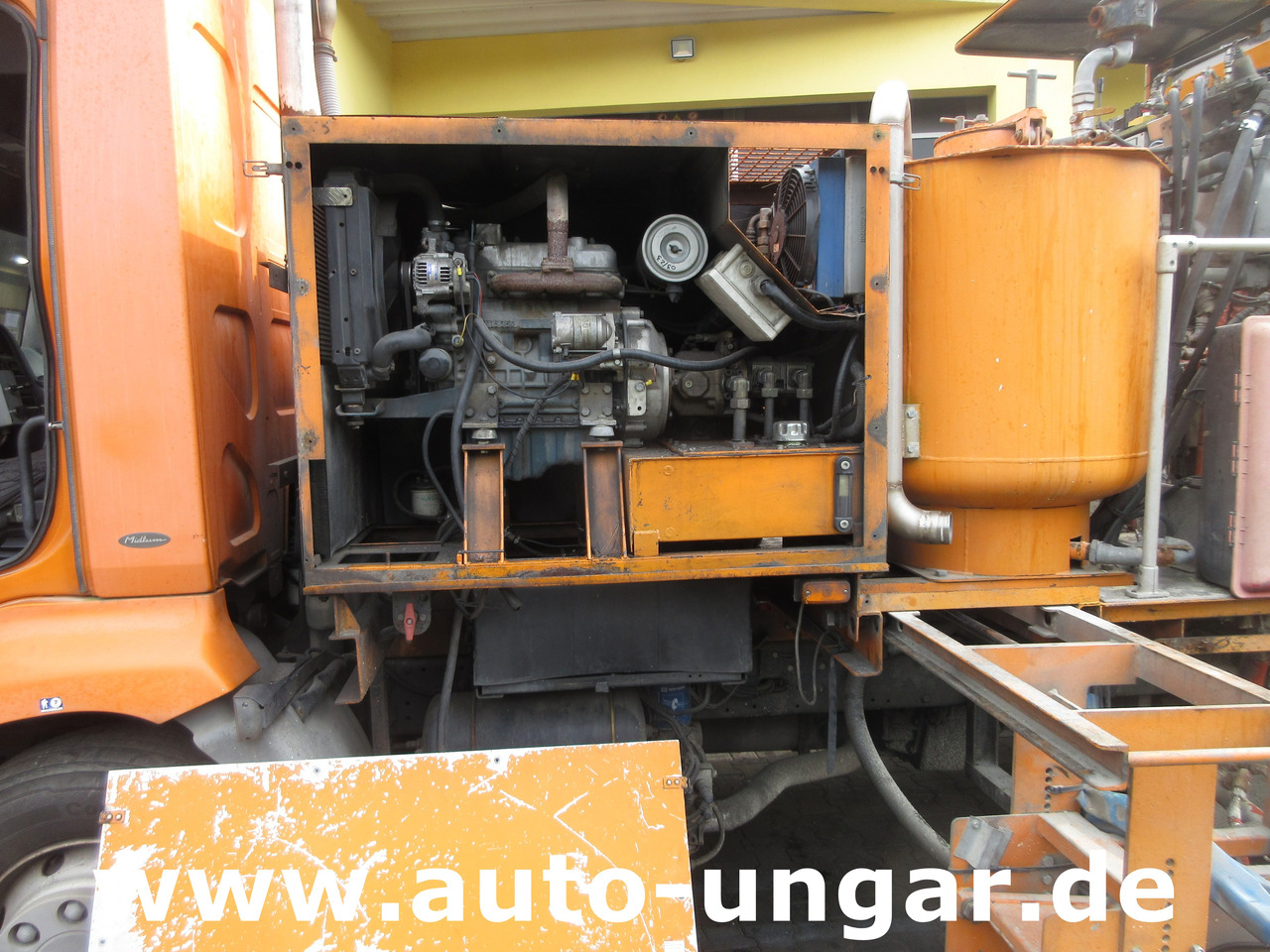 Mašina za asfalt Hofmann H75 - 1000 Thermoplastic Roadmarking Machine Truck Mounted Hot Paint: slika 34