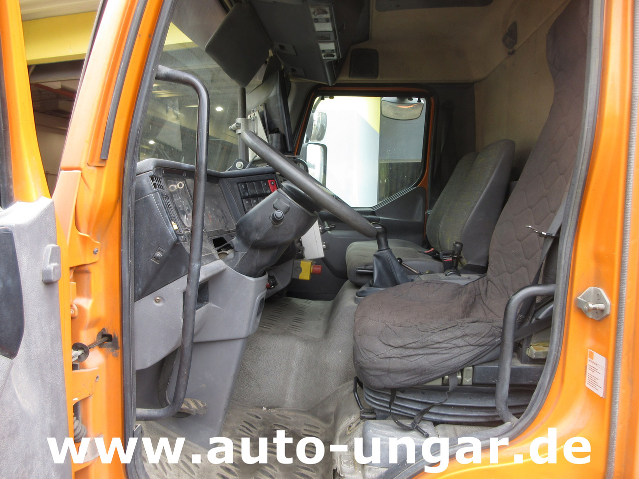 Mašina za asfalt Hofmann H75 - 1000 Thermoplastic Roadmarking Machine Truck Mounted Hot Paint: slika 29