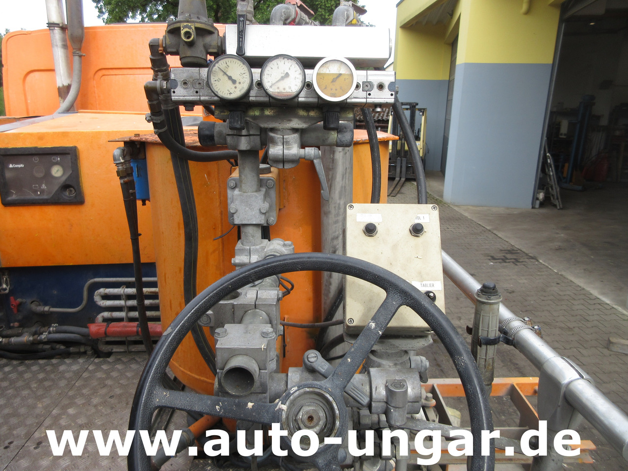 Mašina za asfalt Hofmann H75 - 1000 Thermoplastic Roadmarking Machine Truck Mounted Hot Paint: slika 25