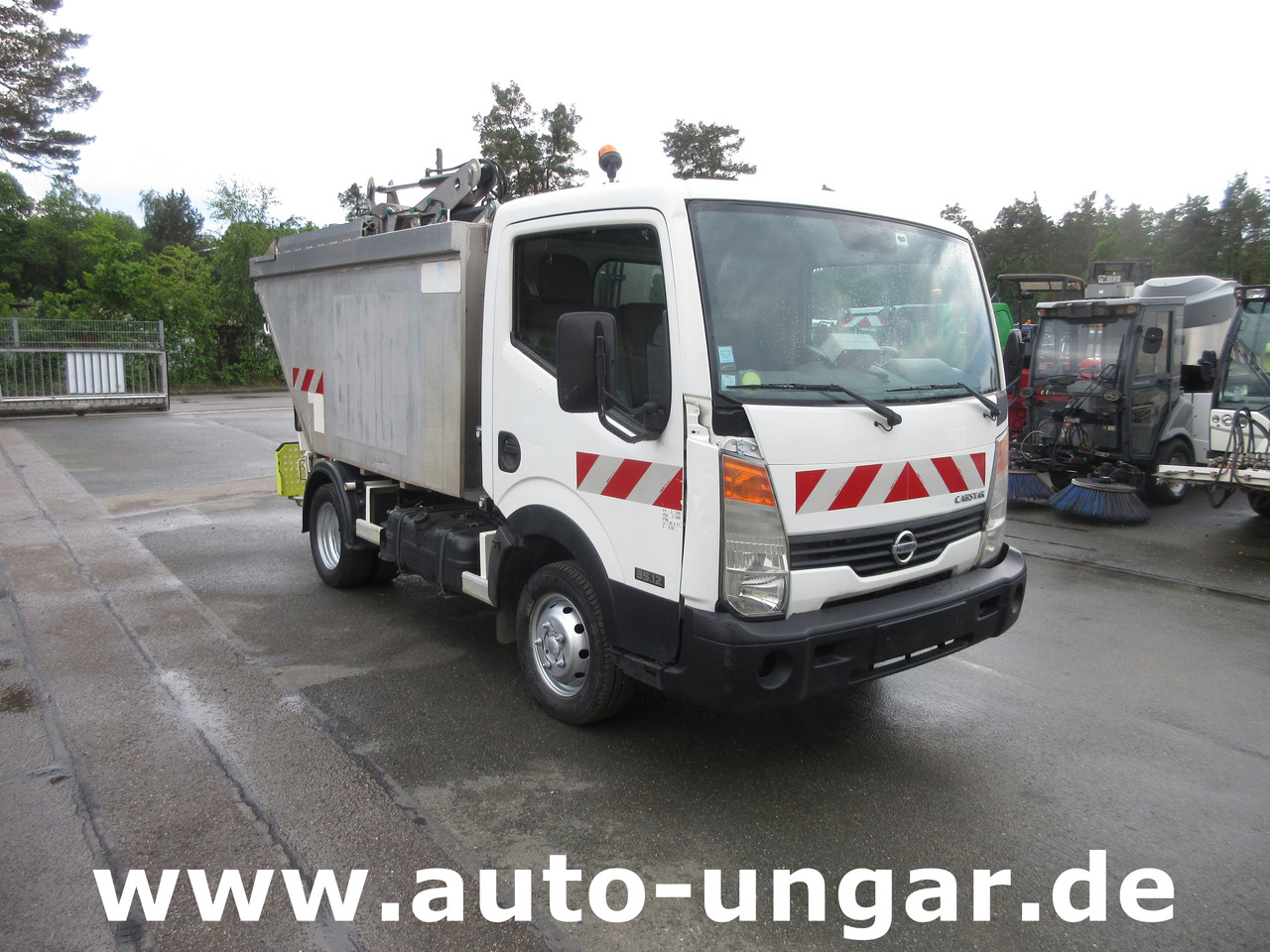 NISSAN Cabstar Faun City - Provence Benne Müllwagen Lifter Presse Kipper 3.500kg - Kamion za smeće: slika 1 NISSAN Cabstar Faun City - Provence Benne Müllwagen Lifter Presse Kipper 3.500kg - Kamion za smeće: slika 1