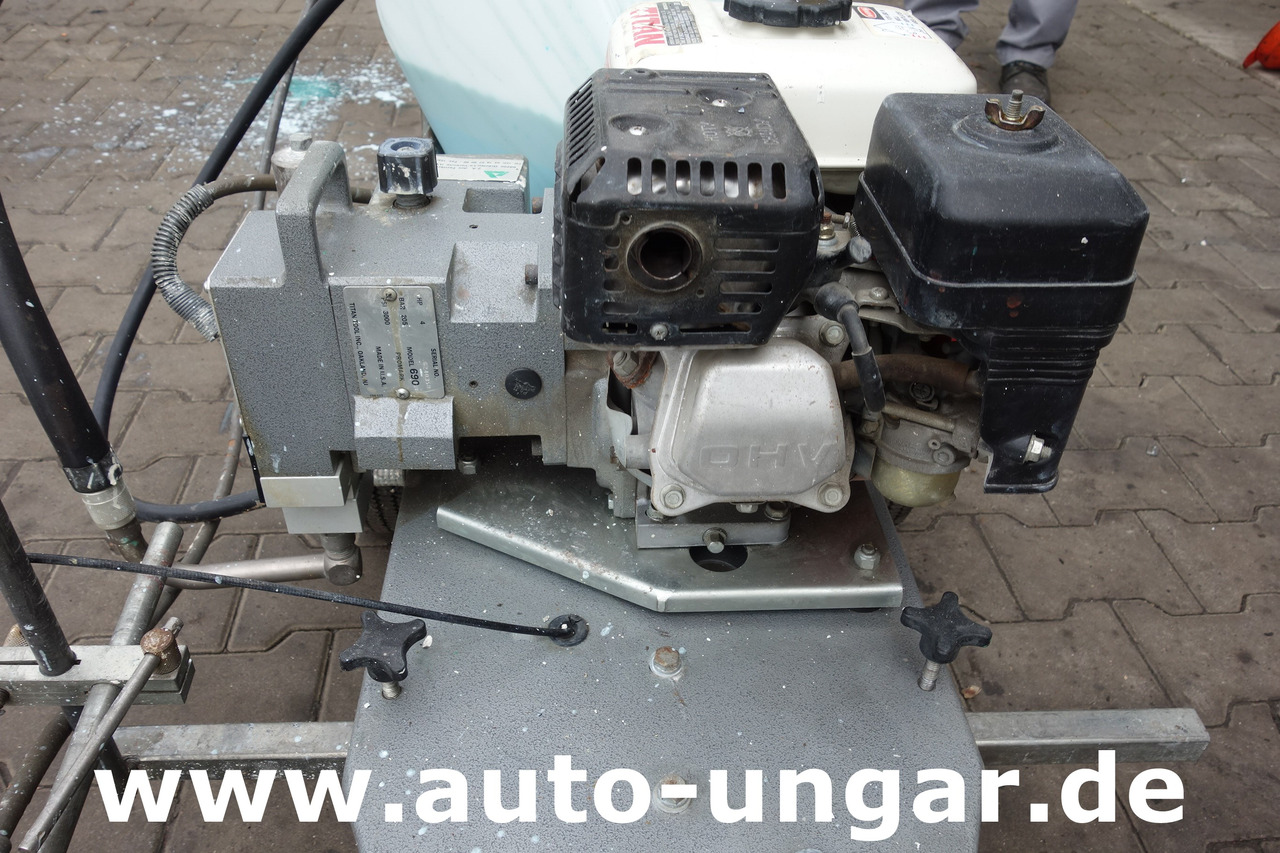 Titan Promark 690 Graco LineLazer Airless Roadmarking Machine Markiermaschine - Mašina za asfalt: slika 4 Titan Promark 690 Graco LineLazer Airless Roadmarking Machine Markiermaschine - Mašina za asfalt: slika 4