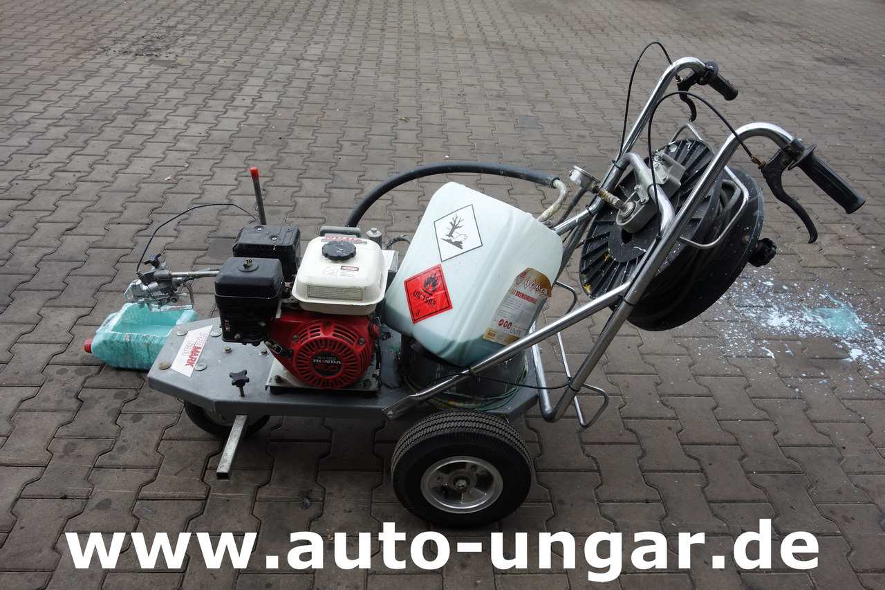 Titan Promark 690 Graco LineLazer Airless Roadmarking Machine Markiermaschine - Mašina za asfalt: slika 2 Titan Promark 690 Graco LineLazer Airless Roadmarking Machine Markiermaschine - Mašina za asfalt: slika 2