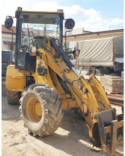 Caterpillar 908 (7t - Utovarivač točkaš: slika 3 Caterpillar 908 (7t - Utovarivač točkaš: slika 3