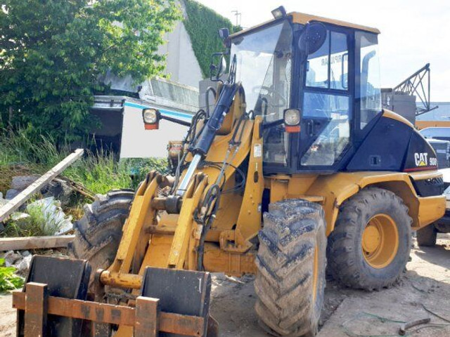 Caterpillar 908 (7t - Utovarivač točkaš: slika 2 Caterpillar 908 (7t - Utovarivač točkaš: slika 2