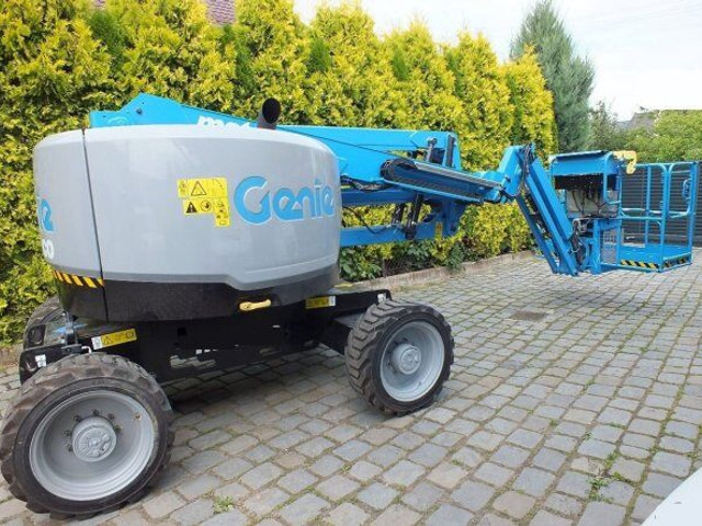 Genie top! Z45 XC - Zglobna platforma: slika 2 Genie top! Z45 XC - Zglobna platforma: slika 2