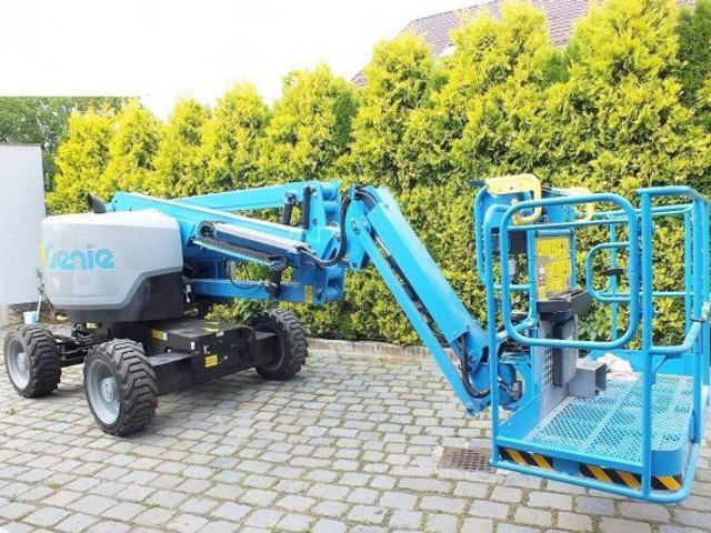 Genie top! Z45 XC diesel 4x4 * 15.86m/454kg - Zglobna platforma: slika 3 Genie top! Z45 XC diesel 4x4 * 15.86m/454kg - Zglobna platforma: slika 3