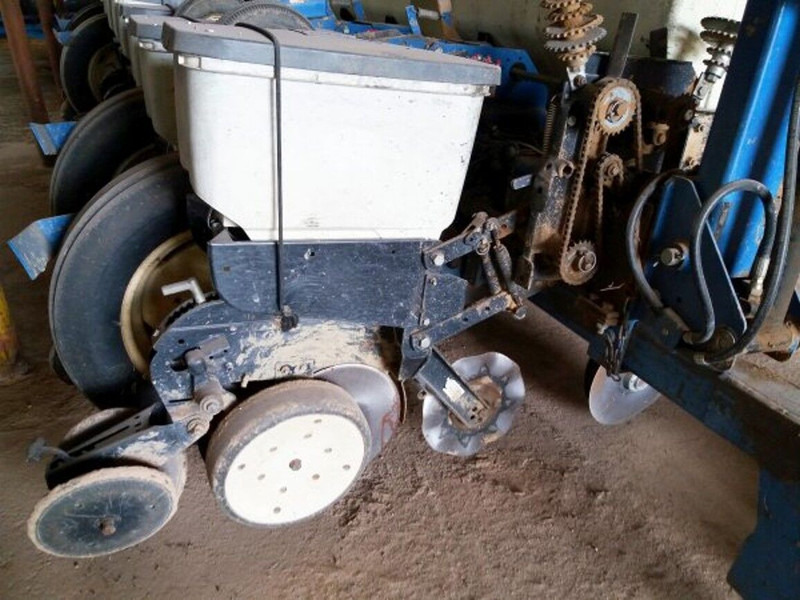 Kinze 3000 (8x lines 75 - Mašina za preciznu setvu: slika 4 Kinze 3000 (8x lines 75 - Mašina za preciznu setvu: slika 4