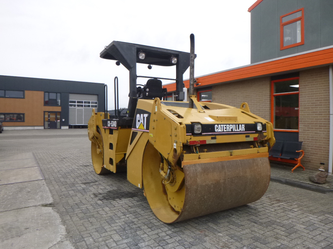 CATERPILLAR CB-534D - Valjak za puteve: slika 3 CATERPILLAR CB-534D - Valjak za puteve: slika 3