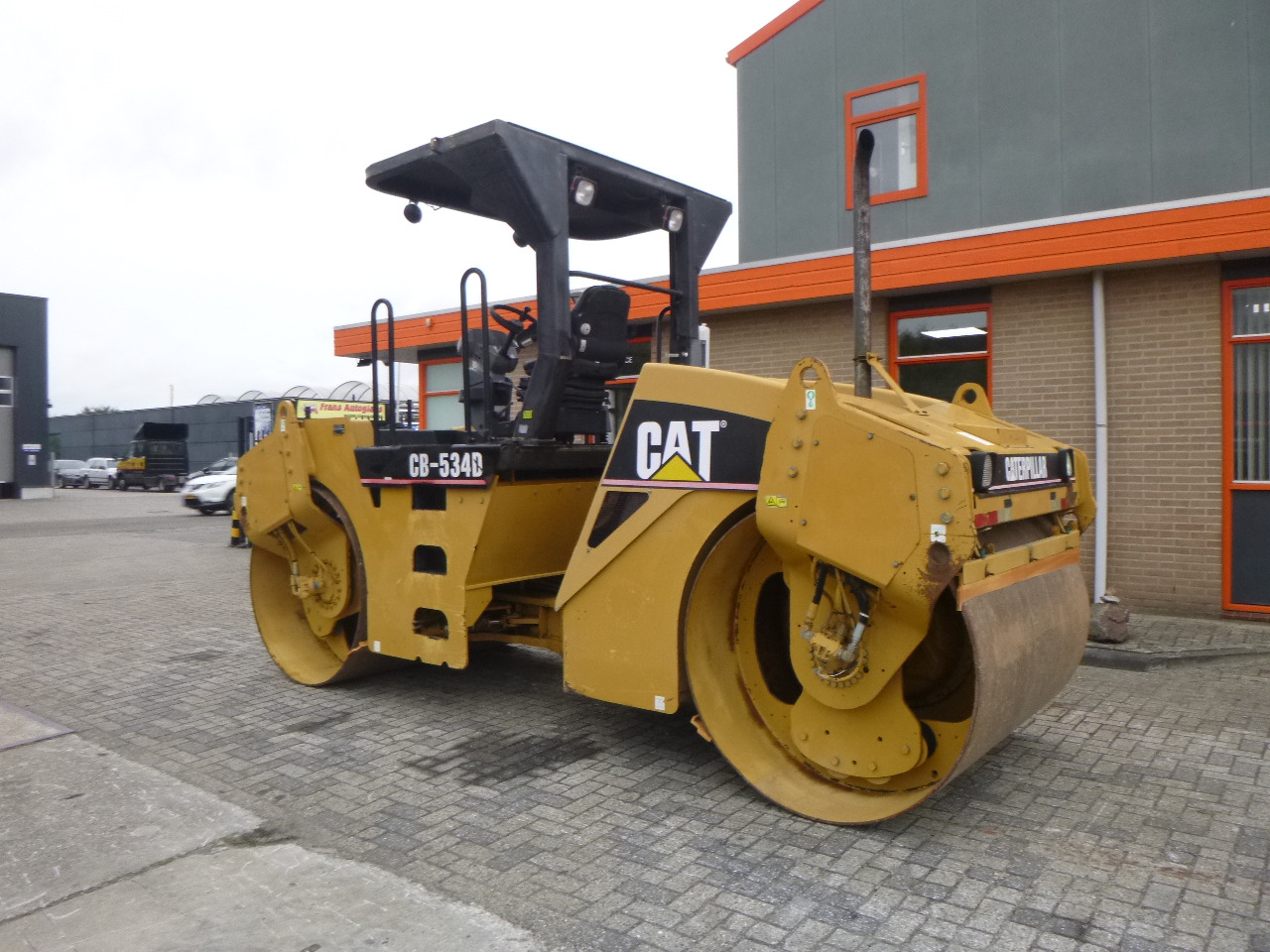 CATERPILLAR CB-534D - Valjak za puteve: slika 2 CATERPILLAR CB-534D - Valjak za puteve: slika 2