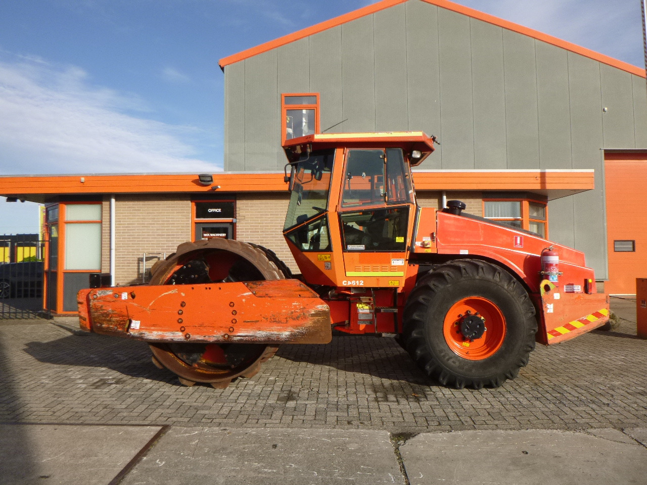 DYNAPAC CA612PD - Kompaktor: slika 2 DYNAPAC CA612PD - Kompaktor: slika 2