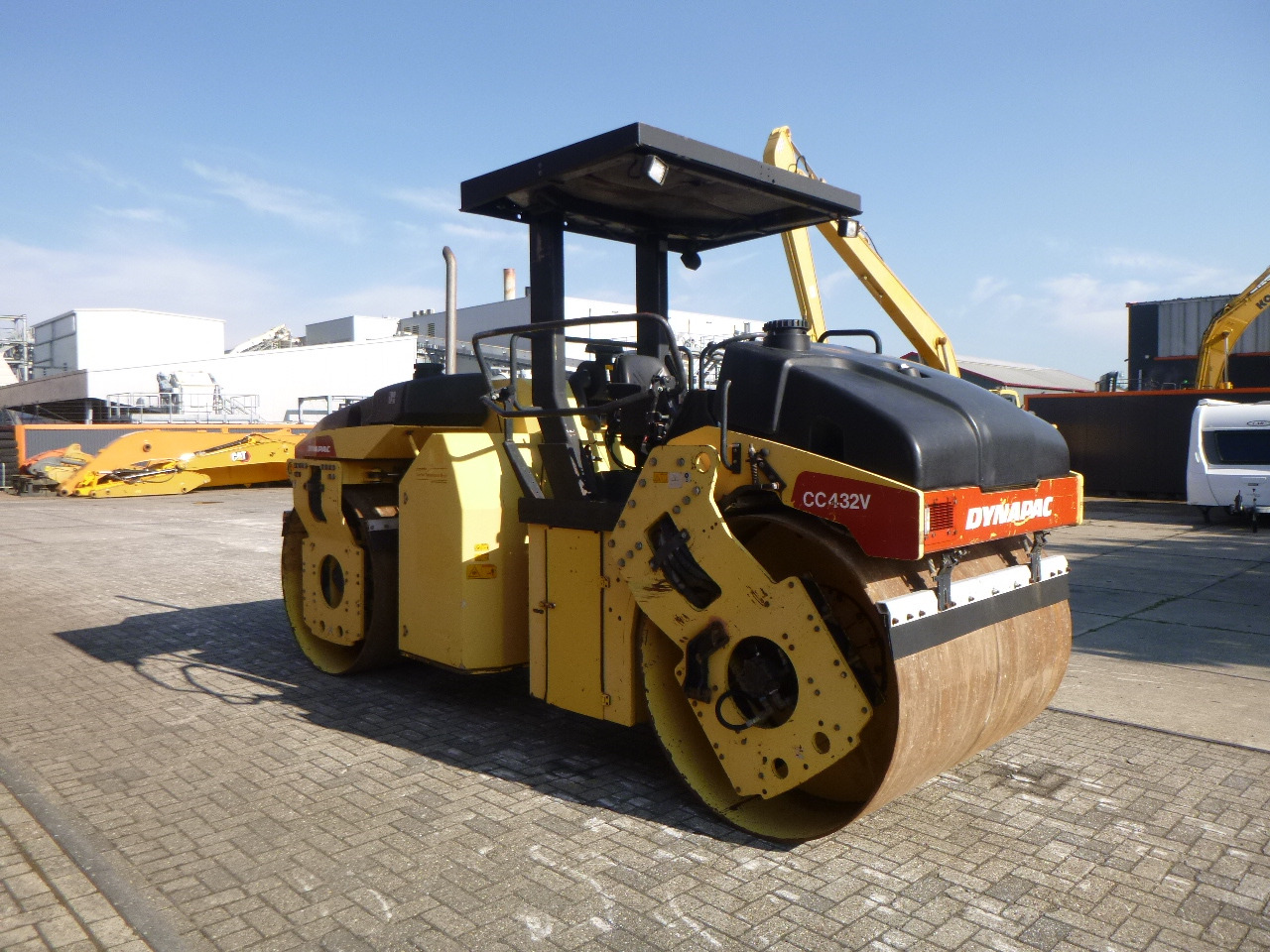 Valjak za puteve DYNAPAC CC432V: slika 6 Valjak za puteve DYNAPAC CC432V: slika 6