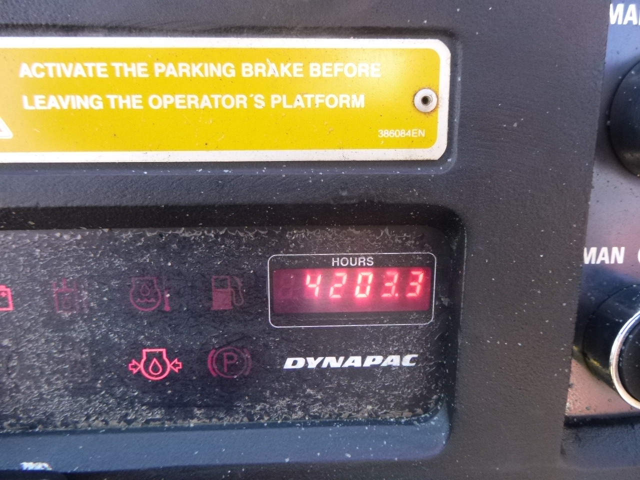 Valjak za puteve DYNAPAC CC432V: slika 31 Valjak za puteve DYNAPAC CC432V: slika 31