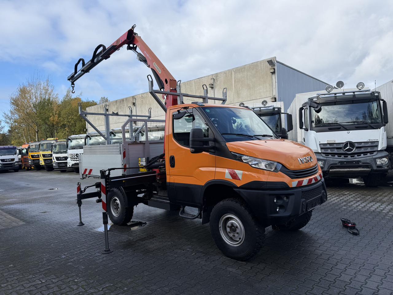Iveco Daily 55S18W 4X4 Palfinger PK 7.501 - Dostavno vozilo s ravnom platformom: slika 2 Iveco Daily 55S18W 4X4 Palfinger PK 7.501 - Dostavno vozilo s ravnom platformom: slika 2