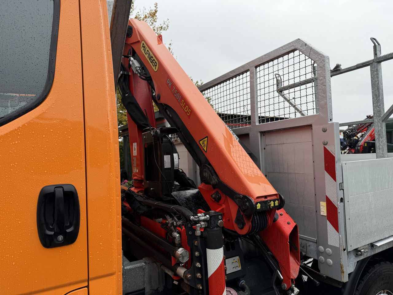 Iveco Daily 55S18W 4X4 Palfinger PK 7.501 - Dostavno vozilo s ravnom platformom: slika 4 Iveco Daily 55S18W 4X4 Palfinger PK 7.501 - Dostavno vozilo s ravnom platformom: slika 4