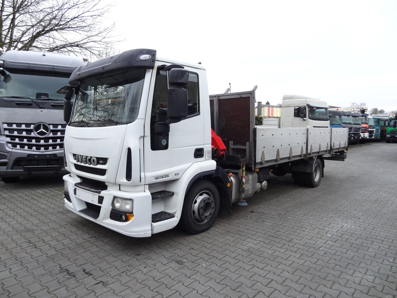 Iveco EuroCargo 120E25 Fassi F38 - Kamion sa tovarnim sandukom, Kamion sa dizalicom: slika 1 Iveco EuroCargo 120E25 Fassi F38 - Kamion sa tovarnim sandukom, Kamion sa dizalicom: slika 1