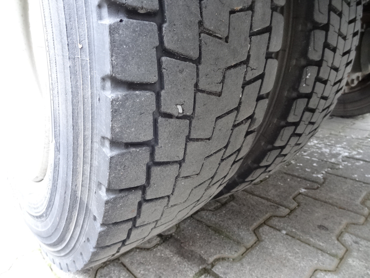 Iveco EuroCargo 120E25 Fassi F38 - Kamion sa dizalicom, Kamion sa tovarnim sandukom: slika 2 Iveco EuroCargo 120E25 Fassi F38 - Kamion sa dizalicom, Kamion sa tovarnim sandukom: slika 2