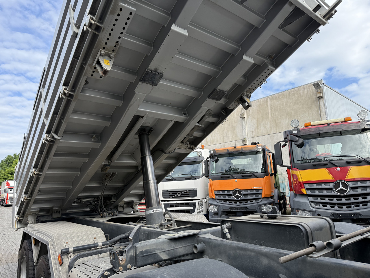 Iveco T-Way 510 / AT410T51 8X4 Meiller - Istovarivač: slika 3 Iveco T-Way 510 / AT410T51 8X4 Meiller - Istovarivač: slika 3