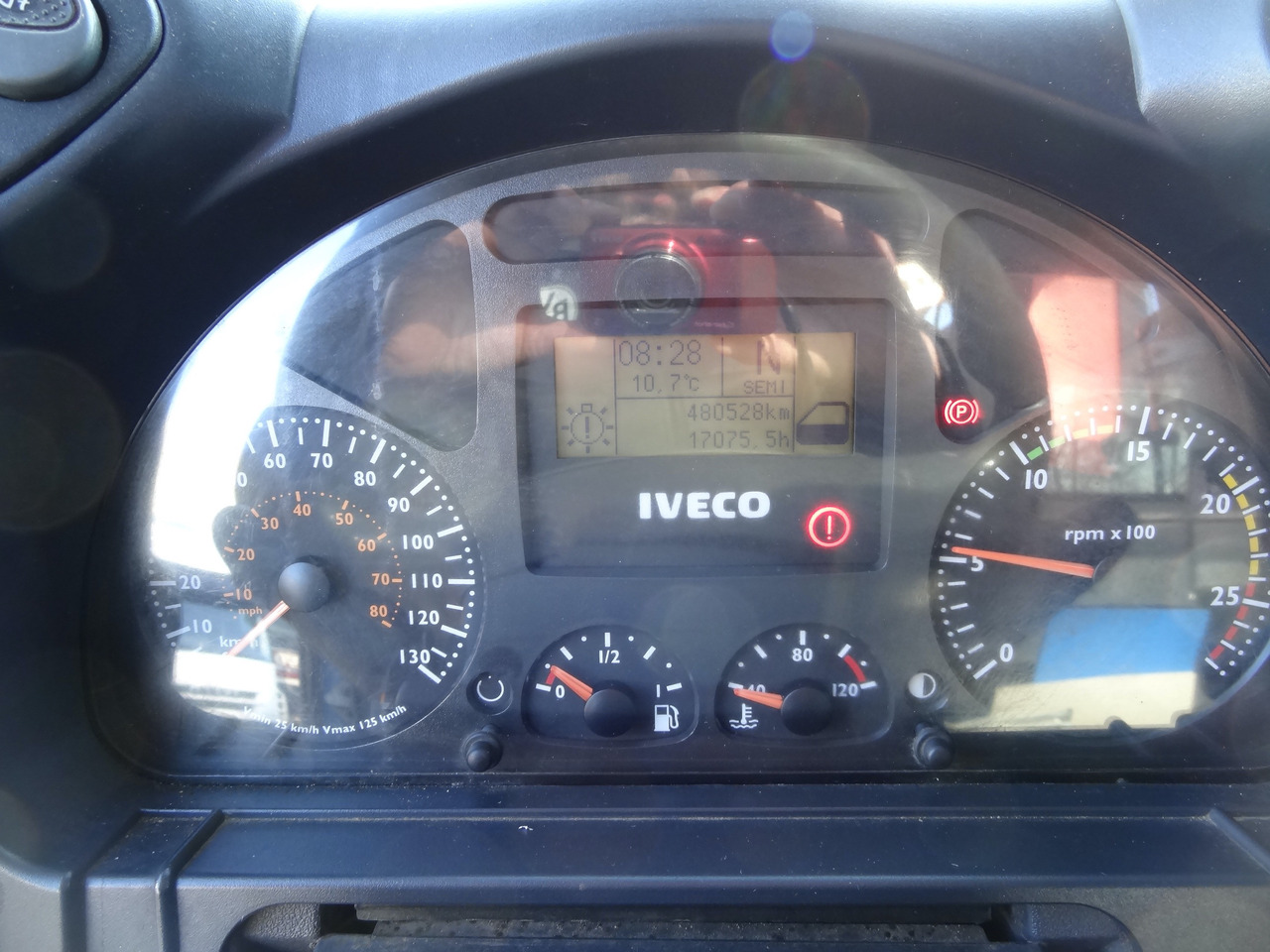 Iveco Trakker AD340T41 8X4 Kipper Kran Palfinger 23002 - Kamion sa dizalicom, Istovarivač: slika 3 Iveco Trakker AD340T41 8X4 Kipper Kran Palfinger 23002 - Kamion sa dizalicom, Istovarivač: slika 3