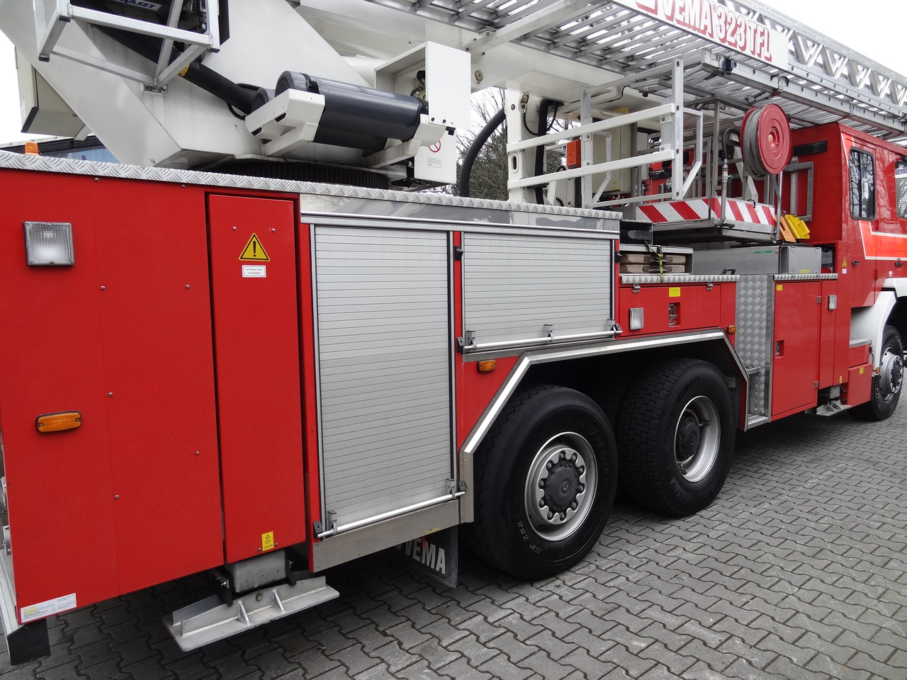 MAN FE 410 6X6 Feuerwehr Vema Lift 32 Meter - Vazdušna platforma montirana na kamion: slika 4 MAN FE 410 6X6 Feuerwehr Vema Lift 32 Meter - Vazdušna platforma montirana na kamion: slika 4
