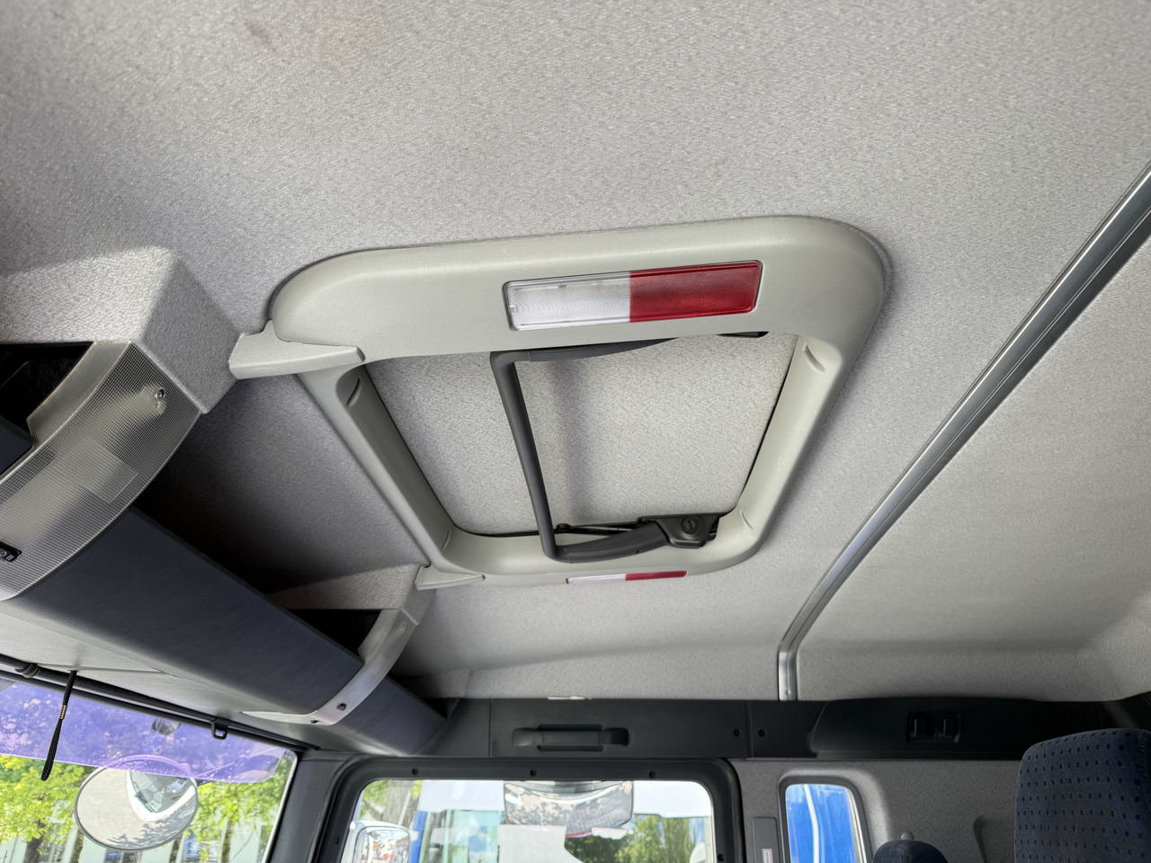 MAN TGA 18.350 4X2 LL Fahrschule - Kamion za prevoz kontejnera/ Kamion sa promenjivim sandukom: slika 2 MAN TGA 18.350 4X2 LL Fahrschule - Kamion za prevoz kontejnera/ Kamion sa promenjivim sandukom: slika 2