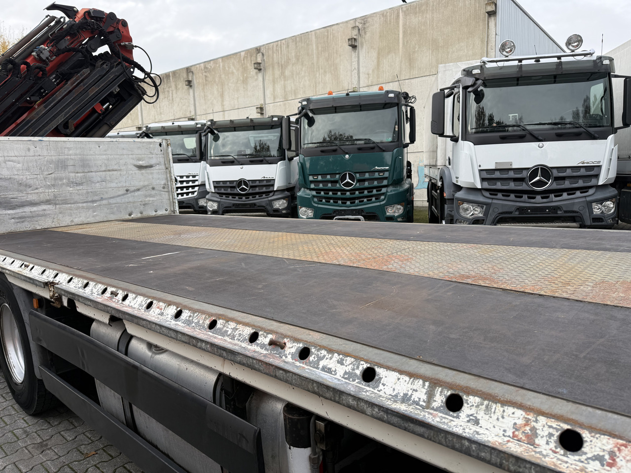 MAN TGS 26.360 6X2 Palfinger 27002 bis 26.5 Meter - Kamion sa tovarnim sandukom, Kamion sa dizalicom: slika 2 MAN TGS 26.360 6X2 Palfinger 27002 bis 26.5 Meter - Kamion sa tovarnim sandukom, Kamion sa dizalicom: slika 2