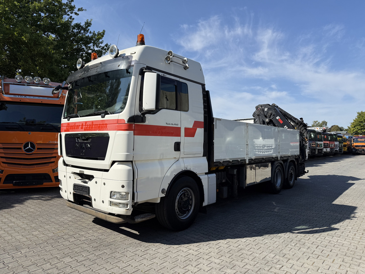 MAN TGX 26.480 6X2 Hiab 422 + Jib + Winde - Kamion sa dizalicom, Kamion sa tovarnim sandukom: slika 1 MAN TGX 26.480 6X2 Hiab 422 + Jib + Winde - Kamion sa dizalicom, Kamion sa tovarnim sandukom: slika 1