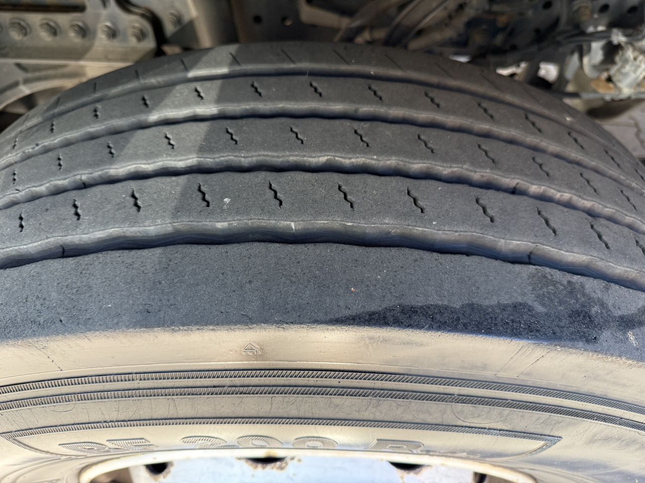 Mercedes-Benz Actros 1827 Kran Palfinger PK 9002 - Kamion sa ceradom, Kamion sa dizalicom: slika 2 Mercedes-Benz Actros 1827 Kran Palfinger PK 9002 - Kamion sa ceradom, Kamion sa dizalicom: slika 2