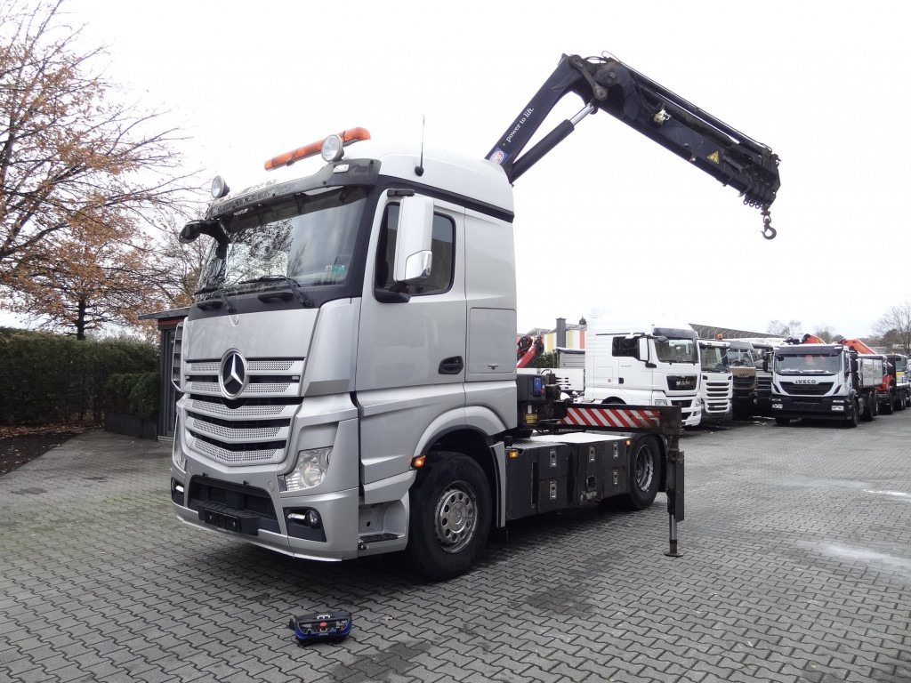 Mercedes-Benz Actros 1842LS Kran HMF 2020 bis 18 Meter - Kamion sa dizalicom, Tegljač: slika 1 Mercedes-Benz Actros 1842LS Kran HMF 2020 bis 18 Meter - Kamion sa dizalicom, Tegljač: slika 1