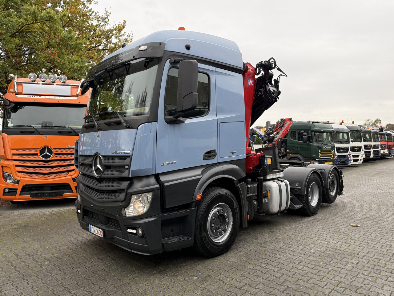 Mercedes-Benz Actros 2548 LS 6X2 Kran HMF 3220 bis 16 Meter - Kamion sa dizalicom, Tegljač: slika 1 Mercedes-Benz Actros 2548 LS 6X2 Kran HMF 3220 bis 16 Meter - Kamion sa dizalicom, Tegljač: slika 1