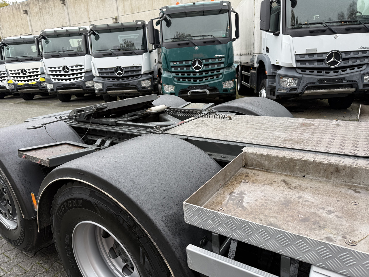 Mercedes-Benz Actros 2548 LS 6X2 Kran HMF 3220 bis 16 Meter - Kamion sa dizalicom, Tegljač: slika 3 Mercedes-Benz Actros 2548 LS 6X2 Kran HMF 3220 bis 16 Meter - Kamion sa dizalicom, Tegljač: slika 3