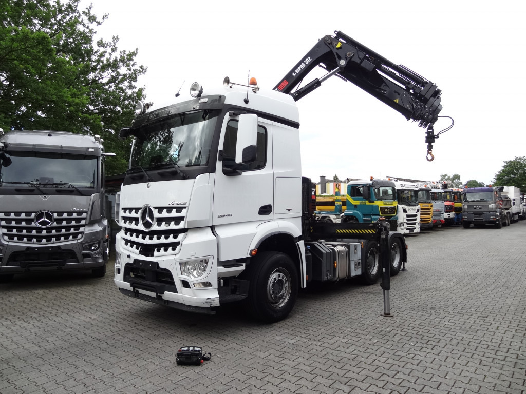 Mercedes-Benz Arocs 2648 LS 6X4 Kran Hiab X-HiPro 302 - Kamion sa dizalicom, Tegljač: slika 1 Mercedes-Benz Arocs 2648 LS 6X4 Kran Hiab X-HiPro 302 - Kamion sa dizalicom, Tegljač: slika 1