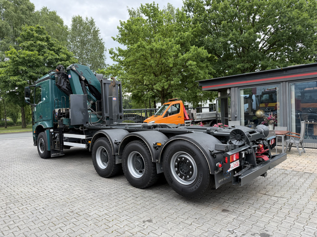 Kamion sa hidrauličnom kukom, Kamion sa dizalicom Mercedes-Benz Arocs 3251 8X4 Haken mit Kran HMF 2620 K5: slika 13