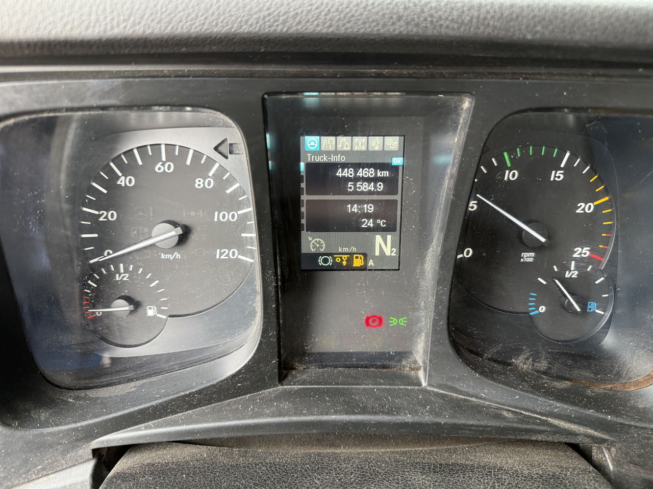 Kamion sa hidrauličnom kukom, Kamion sa dizalicom Mercedes-Benz Arocs 3251 8X4 Haken mit Kran HMF 2620 K5: slika 5