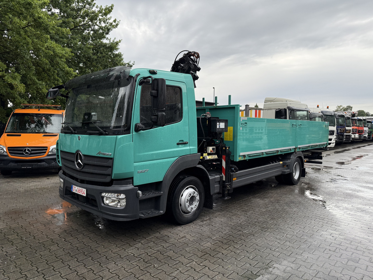 Mercedes-Benz Atego 1227 Kran MKG 96 - Kamion sa tovarnim sandukom, Kamion sa dizalicom: slika 1 Mercedes-Benz Atego 1227 Kran MKG 96 - Kamion sa tovarnim sandukom, Kamion sa dizalicom: slika 1