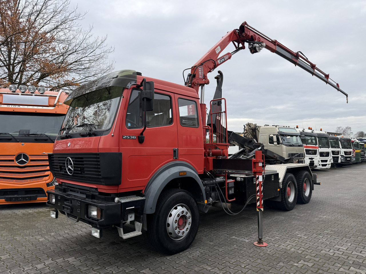 Mercedes-Benz SK 2538 6X4 Haken Kran/ Oldtimer/ Feuerwehr - Kamion sa hidrauličnom kukom, Kamion sa dizalicom: slika 1 Mercedes-Benz SK 2538 6X4 Haken Kran/ Oldtimer/ Feuerwehr - Kamion sa hidrauličnom kukom, Kamion sa dizalicom: slika 1
