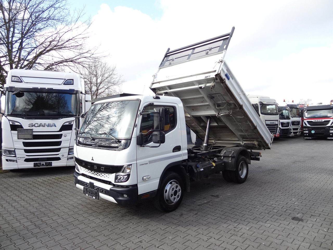 Mitsubishi Fuso 7C18 Meiller - Istovarivač: slika 1 Mitsubishi Fuso 7C18 Meiller - Istovarivač: slika 1