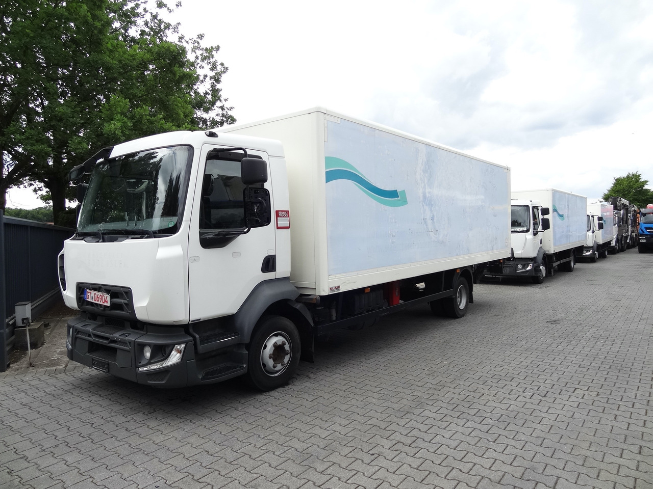 Renault D10.210 7m Koffer - Kamion sa zatvorenim sandukom: slika 1 Renault D10.210 7m Koffer - Kamion sa zatvorenim sandukom: slika 1