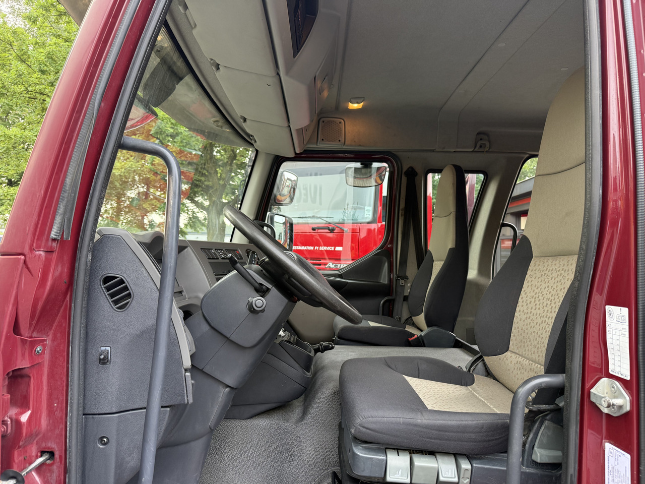 Renault Midlum 180.10 DoKa - Kamion sa zatvorenim sandukom: slika 4 Renault Midlum 180.10 DoKa - Kamion sa zatvorenim sandukom: slika 4