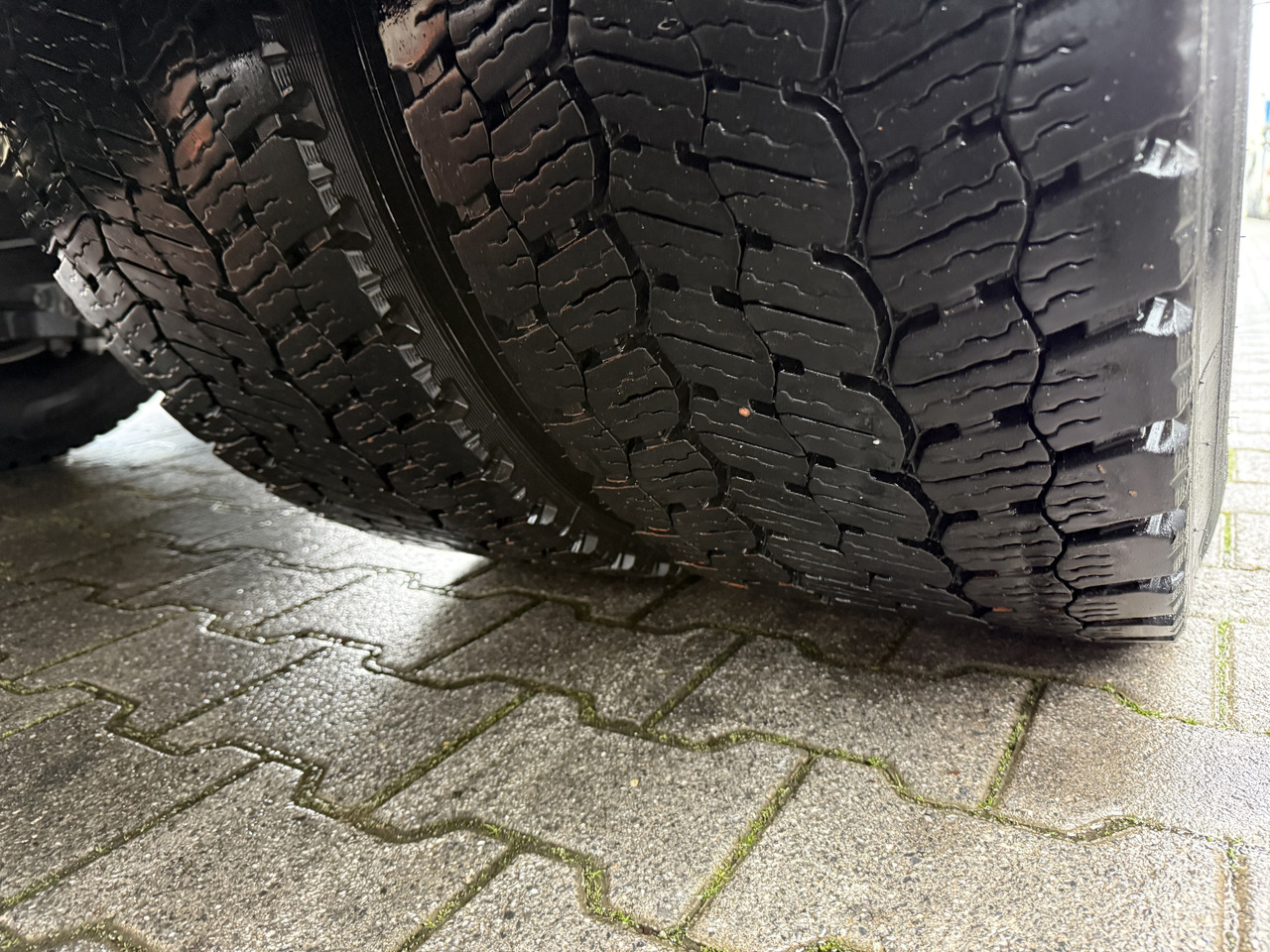 Scania P280 4X2 - Kamion sa zatvorenim sandukom: slika 2 Scania P280 4X2 - Kamion sa zatvorenim sandukom: slika 2