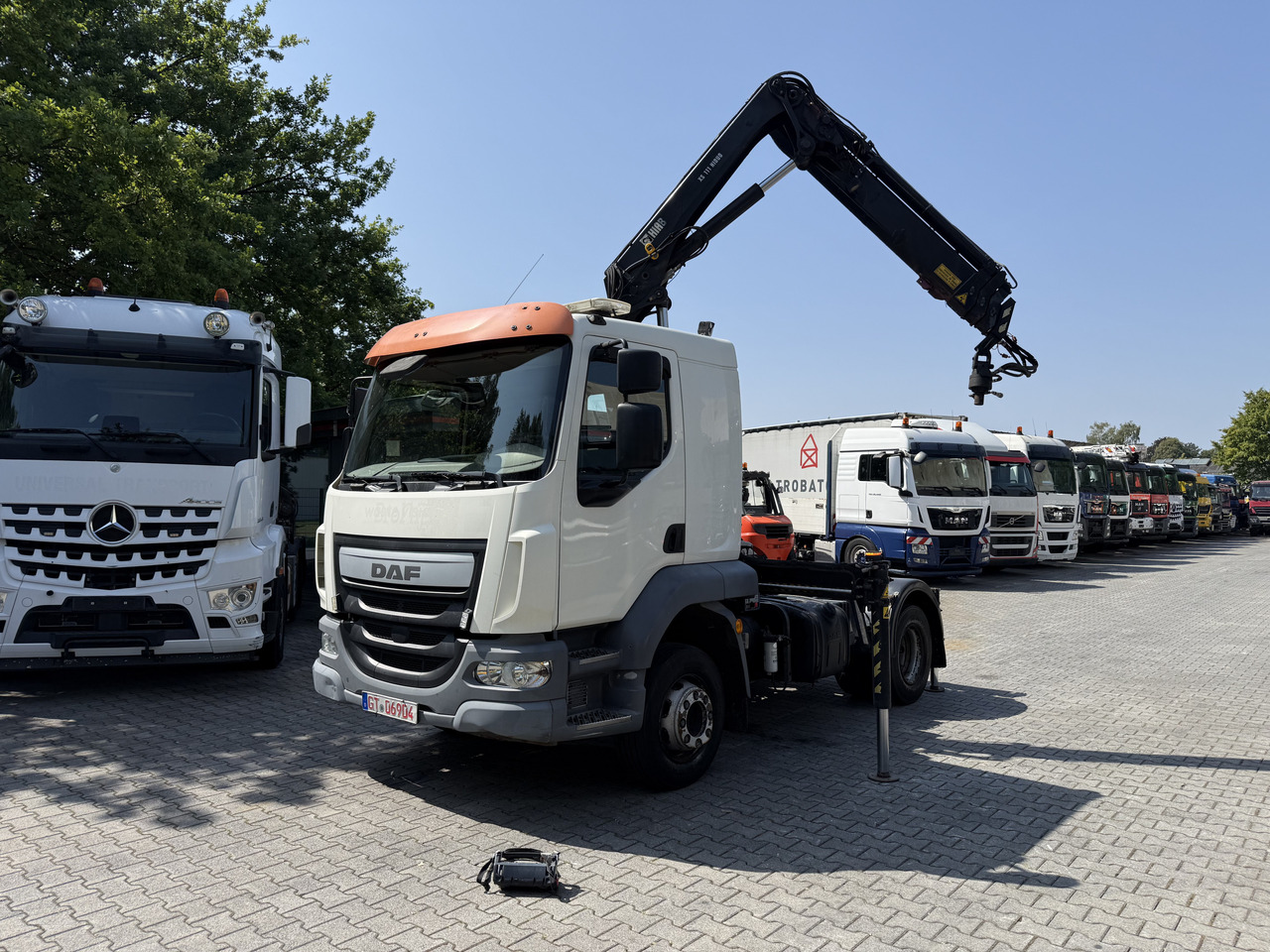 Daf LF 220.13 Kran Hiab 111 E-3 HiDuo - Tegljač: slika 1 Daf LF 220.13 Kran Hiab 111 E-3 HiDuo - Tegljač: slika 1