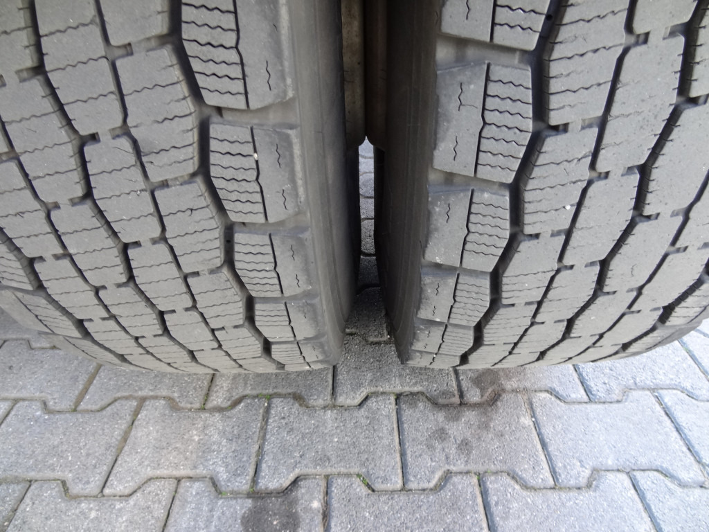 Volvo FM 420 6X2*4 - Kamion sa golom šasijom i zatvorenom kabinom: slika 2 Volvo FM 420 6X2*4 - Kamion sa golom šasijom i zatvorenom kabinom: slika 2