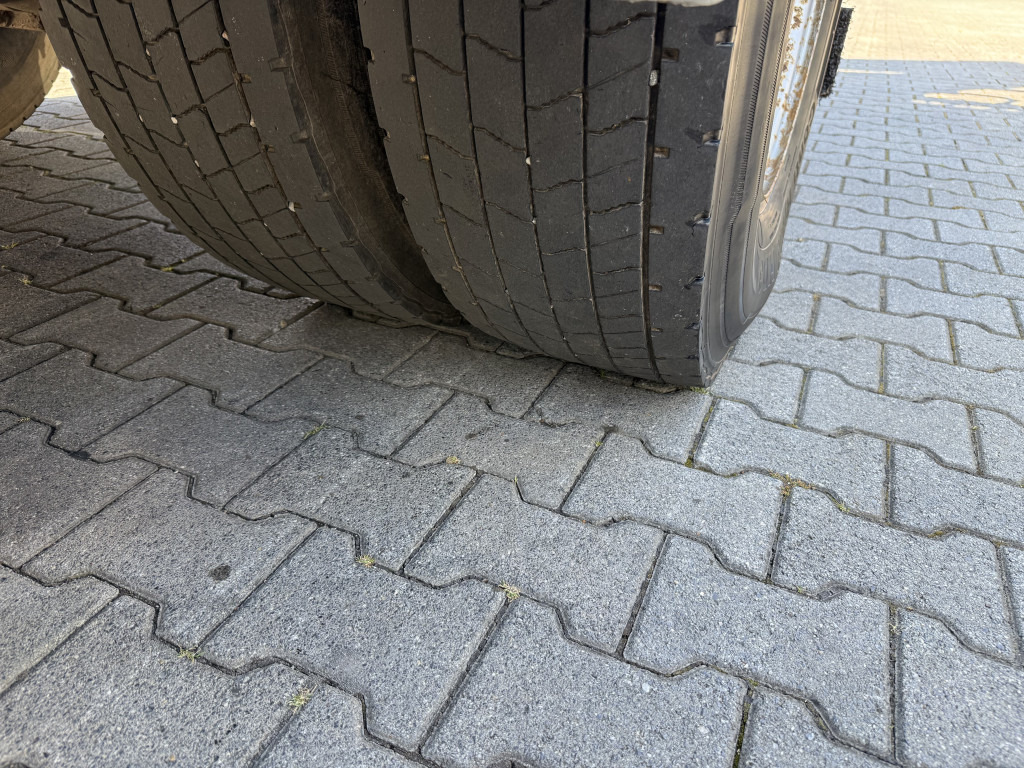Volvo FM12 420 4X4 Kran MKG 300 bis 24 Meter - Kamion sa tovarnim sandukom, Kamion sa dizalicom: slika 4 Volvo FM12 420 4X4 Kran MKG 300 bis 24 Meter - Kamion sa tovarnim sandukom, Kamion sa dizalicom: slika 4